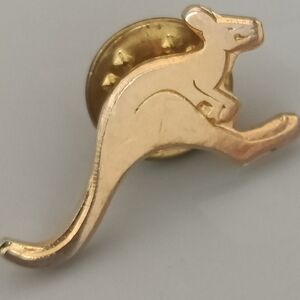 Charming Gold Kangaroo Brooch
